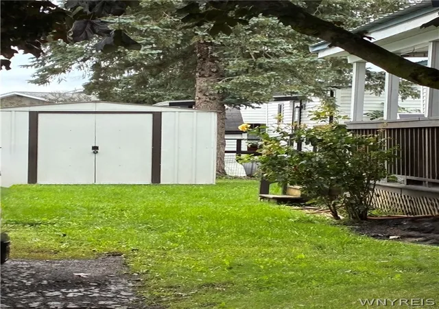 Photo 3 of Manufactured home for sale at 6035 S 86 Lot Transit Rd, Lockport Town, NY 14094 | MLS# B1712069 | Listing updated on 2026-09-04