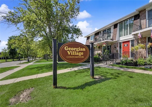 Photo 3 of Sale Pending at 120 Old Lyme Dr #4, Buffalo, NY 14221 | MLS# B1712435 | Listing updated on 2026-09-08