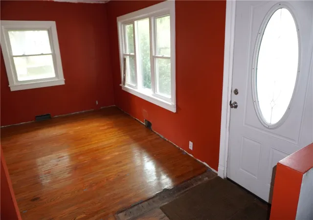 Photo 4 of Single family home for sale at 40 David Ave, Rochester, NY 14620 | MLS# R1712015 | Listing updated on 2026-09-09