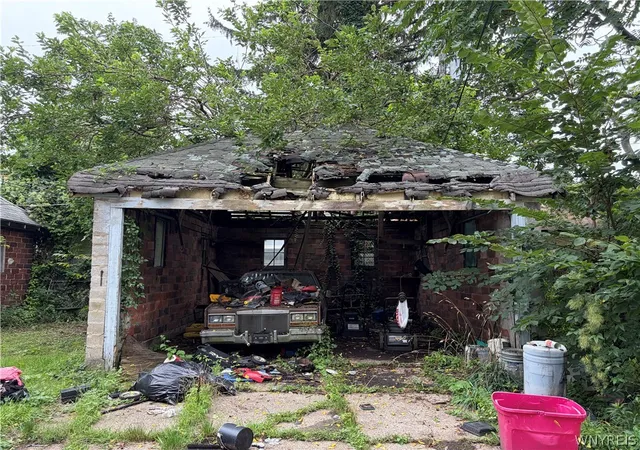 Photo 2 of Sale Pending at 129 E Delavan Ave #S, Buffalo, NY 14208 | MLS# B1709933 | Listing updated on 2026-09-08