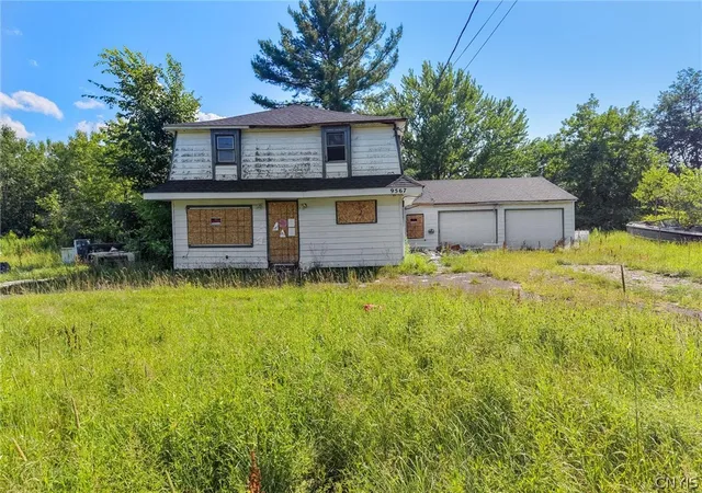 Photo 2 of Single family home for sale at 9567 Black Crk Rd, Brewerton, NY 13029 | MLS# S1712516 | Listing updated on 2026-09-05