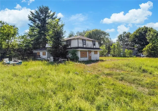 Photo 3 of Single family home for sale at 9567 Black Crk Rd, Brewerton, NY 13029 | MLS# S1712516 | Listing updated on 2026-09-05