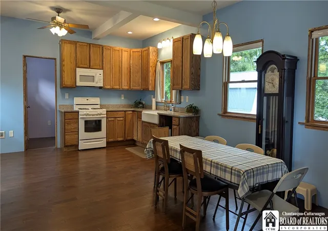 Photo 2 of Single family home for sale at 37 Park St, Springville, NY 14141 | MLS# R1712519 | Listing updated on 2026-09-09