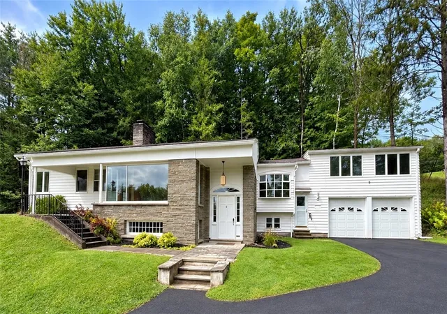 Photo 1 of Single family home for sale at 8 College Ter, Oneonta, NY 13820 | MLS# R1712287 | Listing updated on 2026-09-10