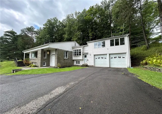 Photo 3 of Single family home for sale at 8 College Ter, Oneonta, NY 13820 | MLS# R1712287 | Listing updated on 2026-09-10