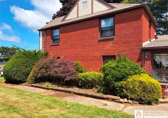 Photo 4 of Single family home for sale at 3501 Route 20, Fredonia, NY 14063 | MLS# R1712510 | Listing updated on 2026-09-05
