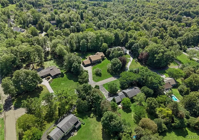 Photo 3 of Mansion for sale at 5014 Woodside Rd, Fayetteville, NY 13066 | MLS# S1711204 | Listing updated on 2026-09-05