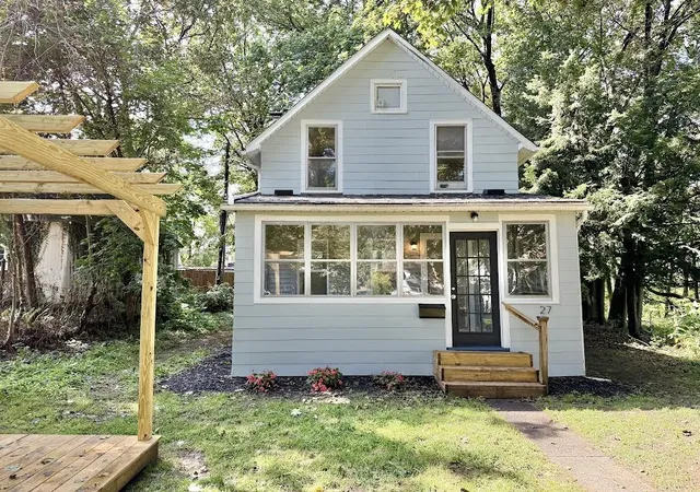 Photo 1 of Single family home for sale at 27 Hannahs, Rochester, NY 14612 | MLS# R1711540 | Listing updated on 2026-09-14