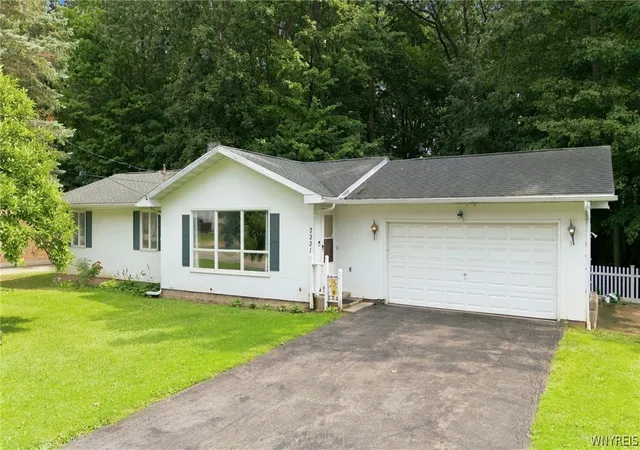 Photo 1 of Single family home for sale at 7221 Laur Rd, Niagara Falls, NY 14304 | MLS# B1711425 | Listing updated on 2026-09-14
