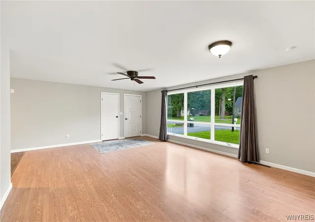 Photo 3 of Single family home for sale at 7221 Laur Rd, Niagara Falls, NY 14304 | MLS# B1711425 | Listing updated on 2026-09-14