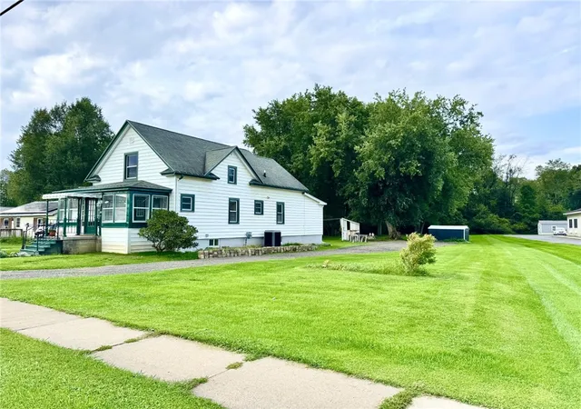 Photo 3 of Single family home for sale at 262 River St, Oneonta, NY 13820 | MLS# R1707926 | Listing updated on 2026-09-08