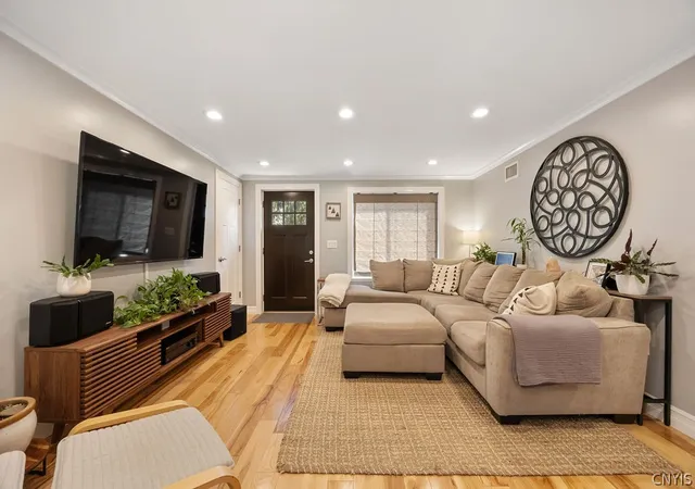 Photo 3 of Sale Pending at 118 Clarence Dr, Syracuse, NY 13212 | MLS# S1712536 | Listing updated on 2026-09-08
