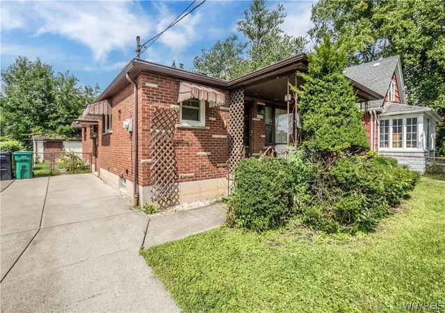 Photo 3 of Single family home for sale at 412 72nd Street, Niagara Falls, NY 14304 | MLS# B1712611 | Listing updated on 2026-09-08