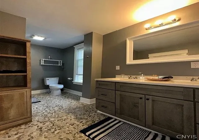 Photo 4 of Multi family home for sale at 129 Ashworth Pl, Syracuse, NY 13210 | MLS# S1712622 | Listing updated on 2026-09-06