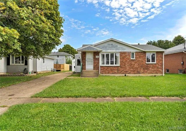Photo 1 of Sale Pending at 3731 Saxony Pl, Buffalo, NY 14219 | MLS# B1712647 | Listing updated on 2026-09-14