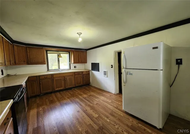 Photo 4 of Single family home for sale at 97 Center St, Cleveland, NY 13042 | MLS# S1712313 | Listing updated on 2026-09-06