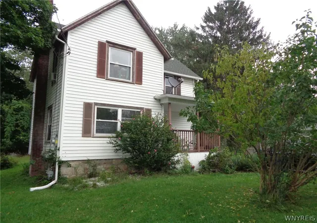 Photo 1 of Single family home for sale at 429 E Oak Orchard St, Shelby, NY 14103 | MLS# B1712248 | Listing updated on 2026-09-08
