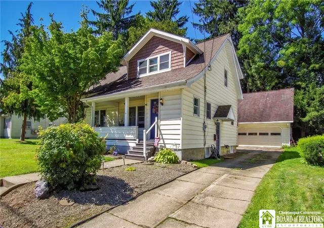 Photo 2 of Single family home for sale at 529 Weeks St, Jamestown, NY 14701 | MLS# R1710798 | Listing updated on 2026-09-07