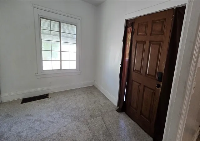 Photo 2 of Single family home for sale at 701 Bay St, Rochester, NY 14609 | MLS# R1712576 | Listing updated on 2026-09-15