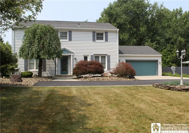 Photo 3 of Single family home for sale at 330 Central Ave, Fredonia, NY 14063 | MLS# R1712743 | Listing updated on 2026-09-07