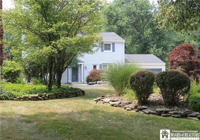 Photo 4 of Single family home for sale at 330 Central Ave, Fredonia, NY 14063 | MLS# R1712743 | Listing updated on 2026-09-07
