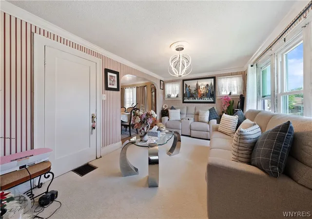 Listing Photo 4 - Condo for sale in building located at 86 Ross Ave, Buffalo, NY 14207