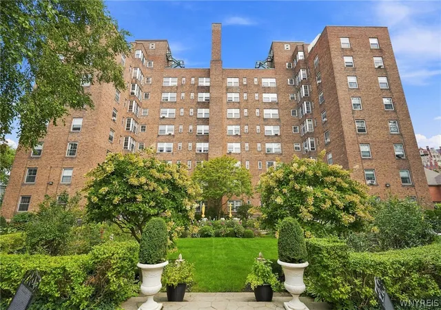 Photo 2 of Condo for sale at 731 W Ferry #3I, Buffalo, NY 14222 | MLS# B1712331 | Listing updated on 2026-09-08
