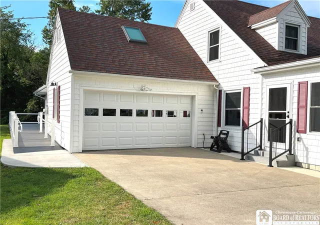 Photo 2 of Single family home for sale at 370 Lake Shore Dr W, Dunkirk, NY 14048 | MLS# R1711608 | Listing updated on 2026-09-08