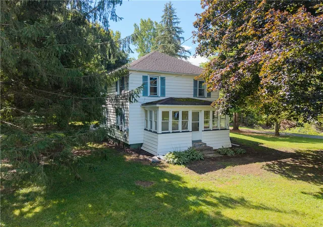 Photo 3 of Single family home for sale at 4749 Herendeen Rd, Shortsville, NY 14548 | MLS# R1712791 | Listing updated on 2026-09-08