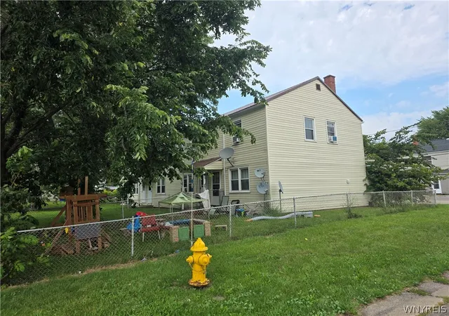 Photo 4 of Multi family home for sale at 24 Windwood, Buffalo, NY 14225 | MLS# B1712728 | Listing updated on 2026-09-09
