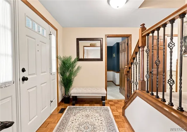 Photo 3 of Sale Pending at 93 Londonderry Ln, Getzville, NY 14068 | MLS# B1712756 | Listing updated on 2026-09-11