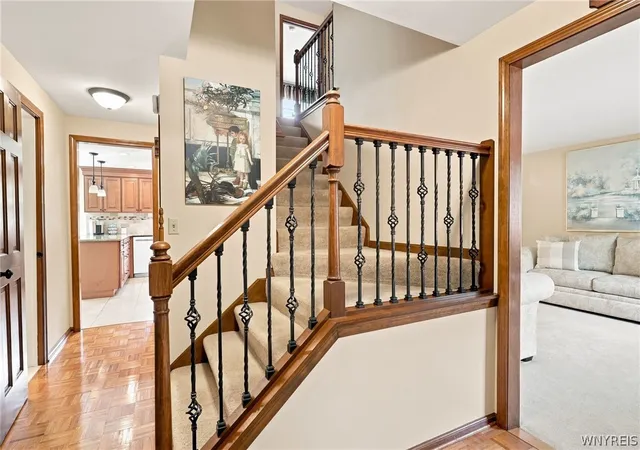 Photo 3 of Sale Pending at 93 Londonderry Ln, Getzville, NY 14068 | MLS# B1712756 | Listing updated on 2026-09-11