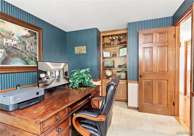 Photo 4 of Sale Pending at 93 Londonderry Ln, Getzville, NY 14068 | MLS# B1712756 | Listing updated on 2026-09-11