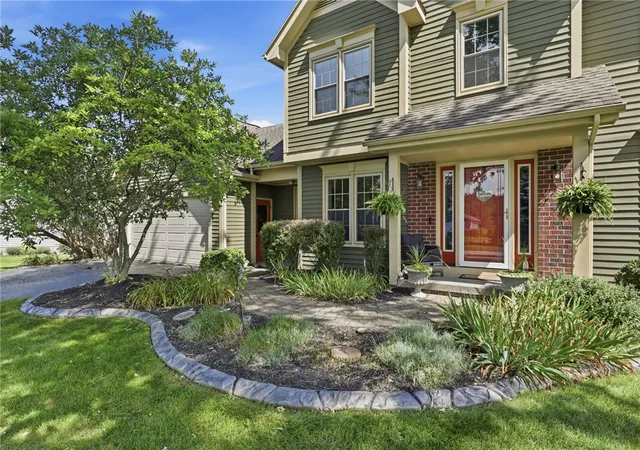 Photo 3 of Sale Pending at 83 Corral Dr, Penfield, NY 14526 | MLS# R1710363 | Listing updated on 2026-09-16
