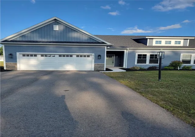 Photo 2 of Condo for sale at 6188 Fourmile Crk Cir, Ontario, NY 14519 | MLS# R1710484 | Listing updated on 2026-09-08