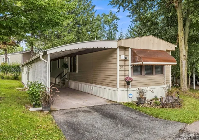 Photo 2 of Manufactured home for sale at 29 Jenny Ct, Buffalo, NY 14225 | MLS# B1712569 | Listing updated on 2026-09-09