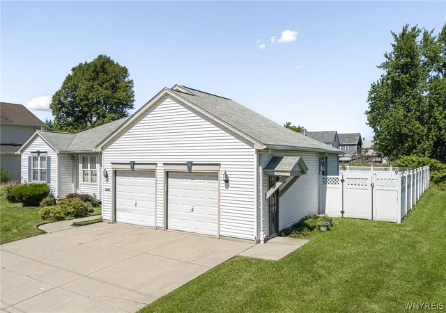 Photo 3 of Single family home for sale at 42 Peckham St, Buffalo, NY 14206 | MLS# B1712876 | Listing updated on 2026-09-08