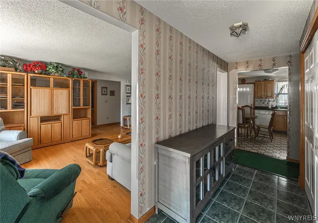 Photo 4 of Single family home for sale at 42 Peckham St, Buffalo, NY 14206 | MLS# B1712876 | Listing updated on 2026-09-08
