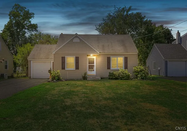 Photo 2 of Single family home for sale at 7187 Willow Rd, Syracuse, NY 13212 | MLS# S1710518 | Listing updated on 2026-09-12