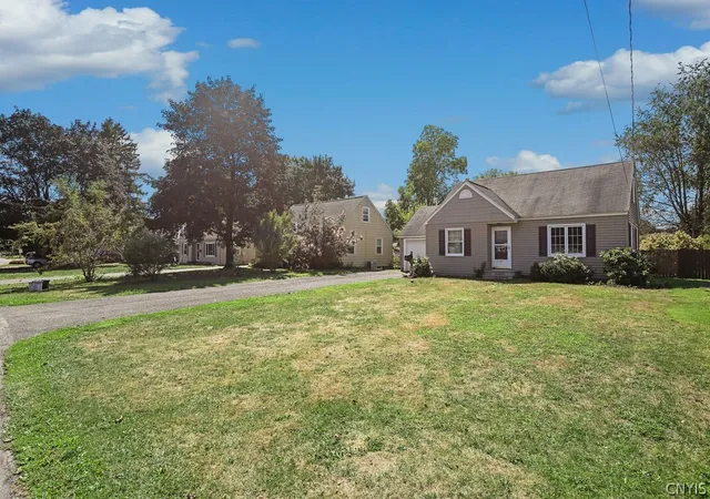 Photo 3 of Single family home for sale at 7187 Willow Rd, Syracuse, NY 13212 | MLS# S1710518 | Listing updated on 2026-09-12