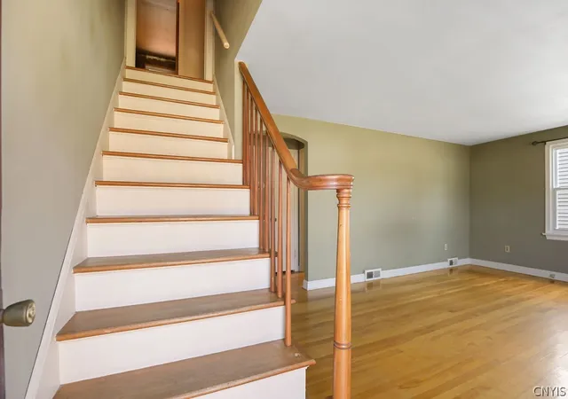 Photo 4 of Single family home for sale at 7187 Willow Rd, Syracuse, NY 13212 | MLS# S1710518 | Listing updated on 2026-09-12