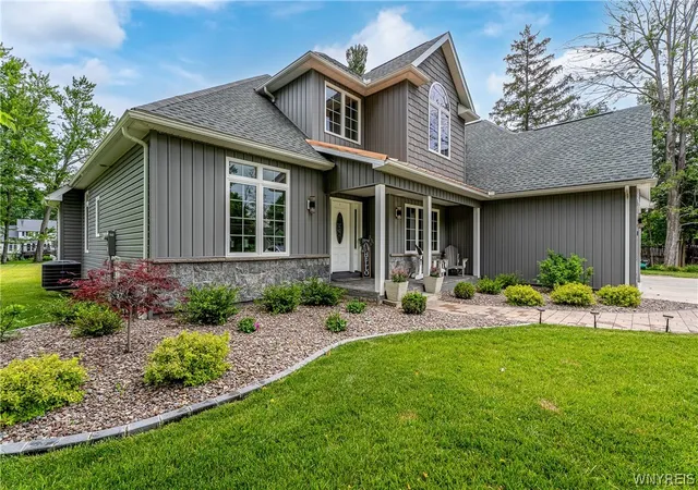 Photo 2 of Single family home for sale at 924 Klein Rd, Buffalo, NY 14221 | MLS# B1712573 | Listing updated on 2026-09-09
