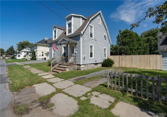Photo 3 of Single family home for sale at 744 Lansing St, Watertown, NY 13601 | MLS# S1712933 | Listing updated on 2026-09-08