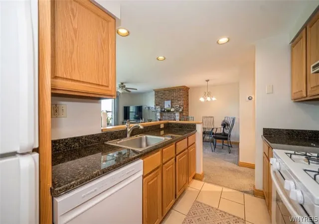 Photo 3 of Townhouse for sale at 442 Burroughs Dr, Buffalo, NY 14226 | MLS# B1711317 | Listing updated on 2026-09-12