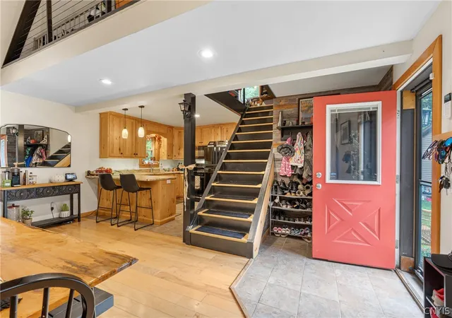 Photo 3 of Single family home for sale at 191 Nine Mile Point Rd, Oswego, NY 13126 | MLS# S1712823 | Listing updated on 2026-09-10