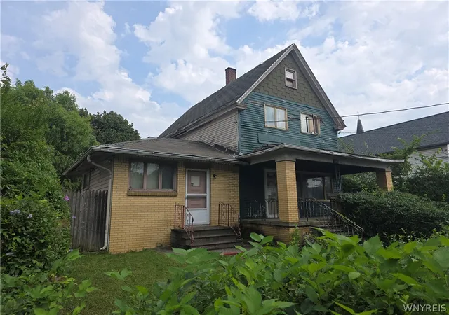 Photo 3 of Single family home for sale at 145 N Ogden St, Buffalo, NY 14206 | MLS# B1712748 | Listing updated on 2026-09-09