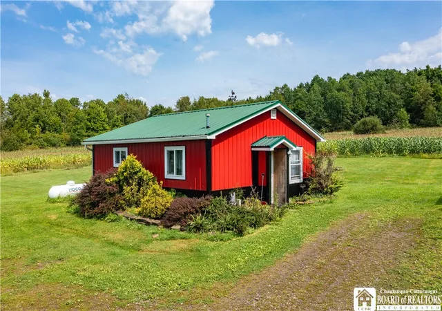 Photo 2 of Single family home for sale at 628 Warren Rd, Frewsburg, NY 14738 | MLS# R1711593 | Listing updated on 2026-09-08