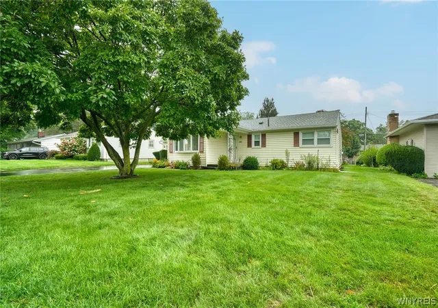 Photo 2 of Single family home for sale at 215 Noridge Dr, Rochester, NY 14622 | MLS# B1712874 | Listing updated on 2026-09-12