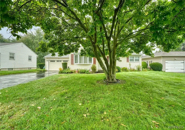 Photo 3 of Single family home for sale at 215 Noridge Dr, Rochester, NY 14622 | MLS# B1712874 | Listing updated on 2026-09-12
