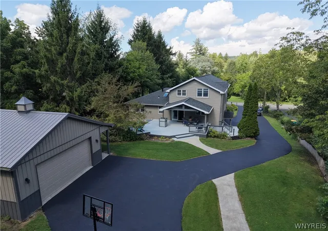 Photo 1 of Single family home for sale at 7422 Back Crk Rd, Hamburg, NY 14075 | MLS# B1711685 | Listing updated on 2026-09-13